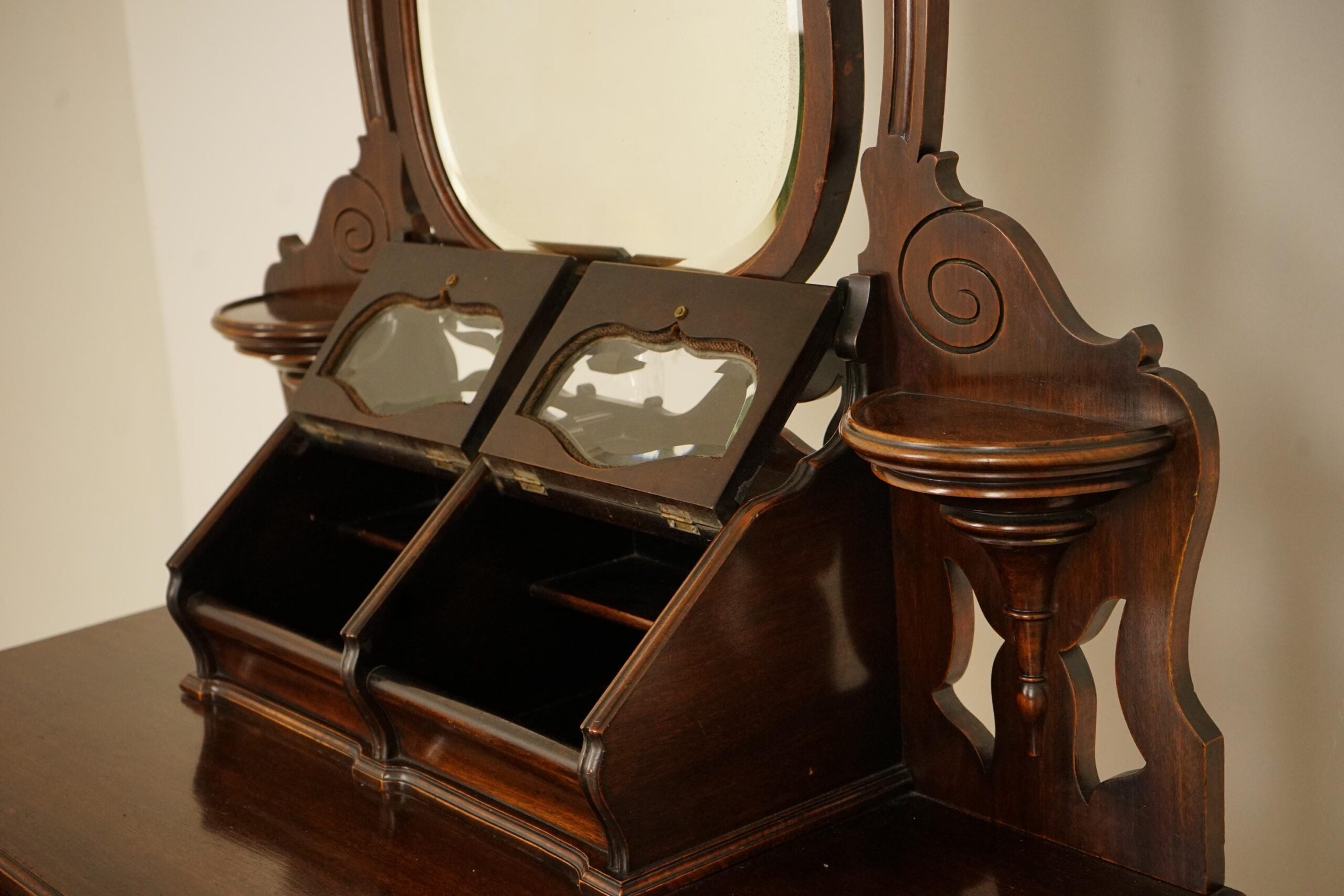 Late Victorian Walnut Vanity - Scotland 1870 F-1522 - Image 6