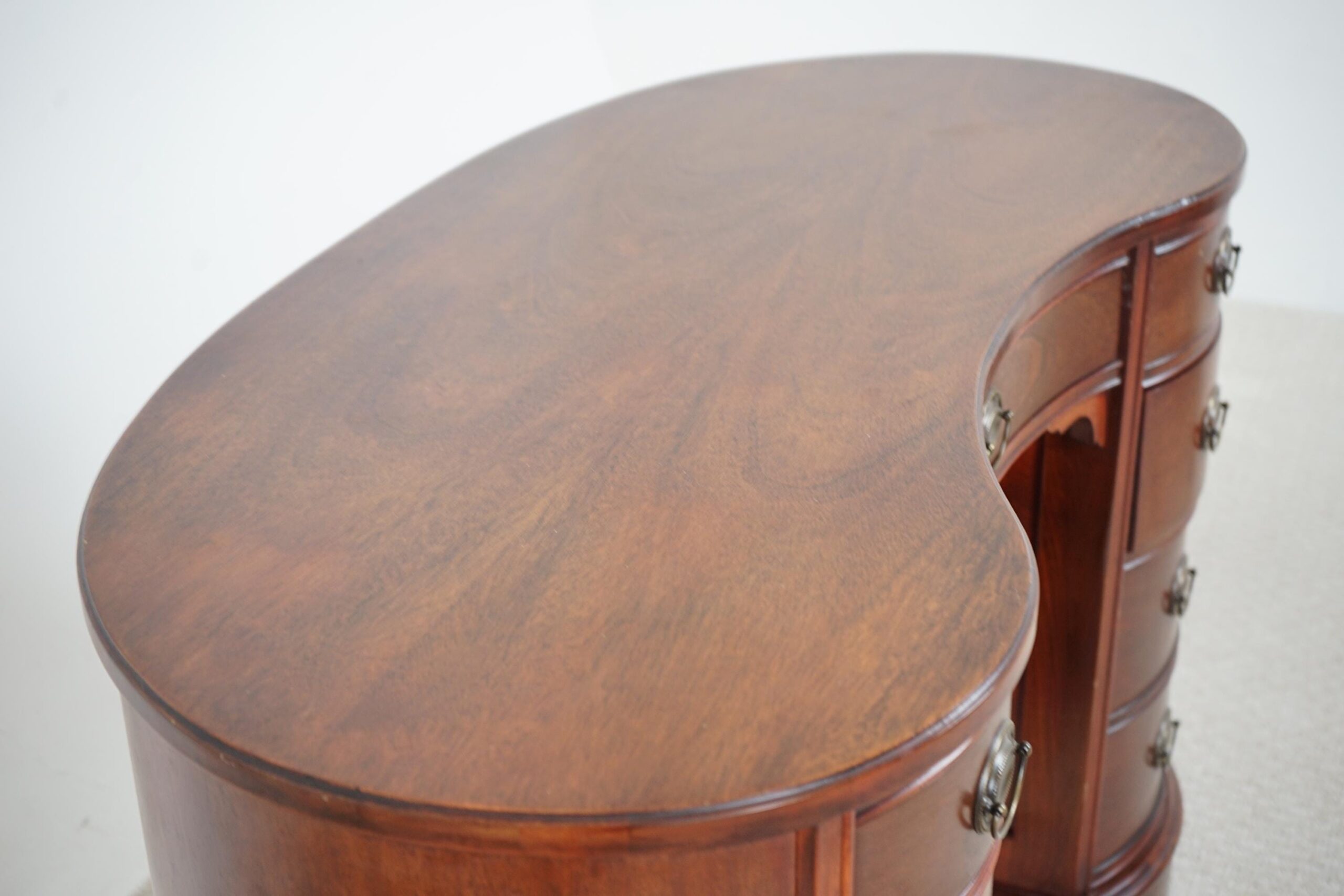 Vintage Walnut Eight Drawer Kidney Shaped Free Standing Desk F-1600 - Image 7
