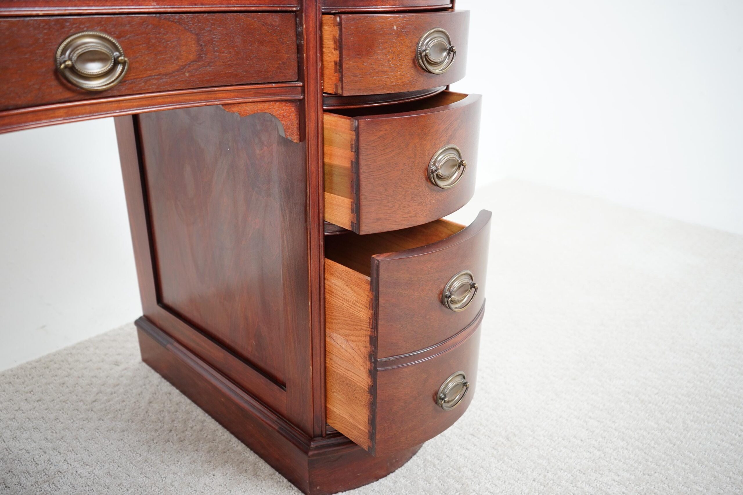 Vintage Walnut Eight Drawer Kidney Shaped Free Standing Desk F-1600 - Image 6