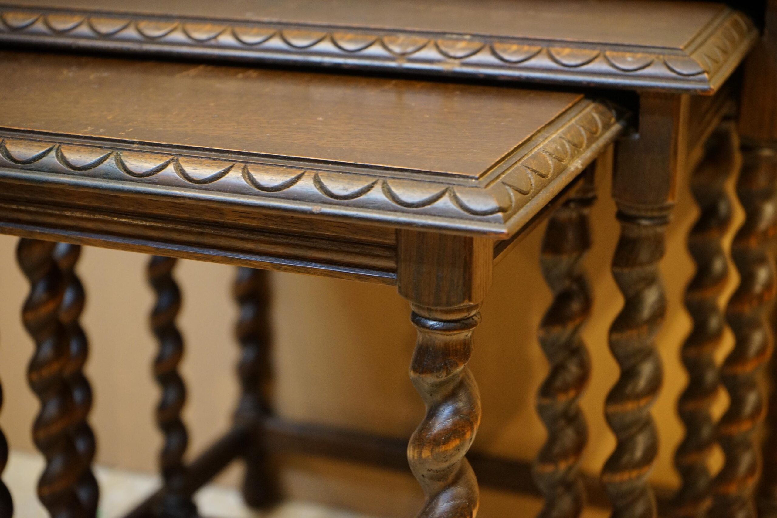 vintage Carved Oak Barley Twist Nesting Table Scotland 1920 F-1541 - Image 5