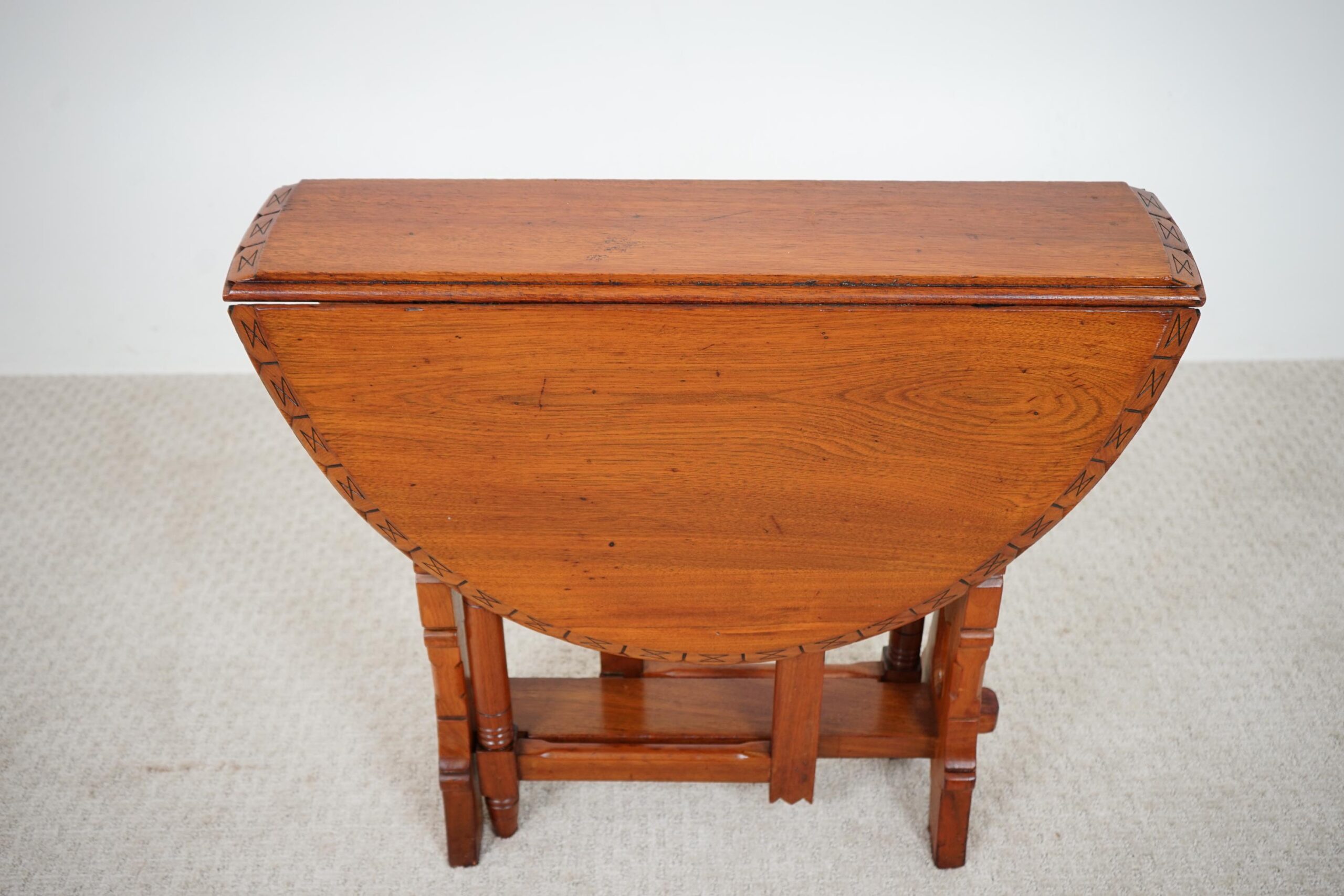 Carved Oak Arts & Crafts, Gateleg, Drop Leaf Table Scotland 1910 F-1605