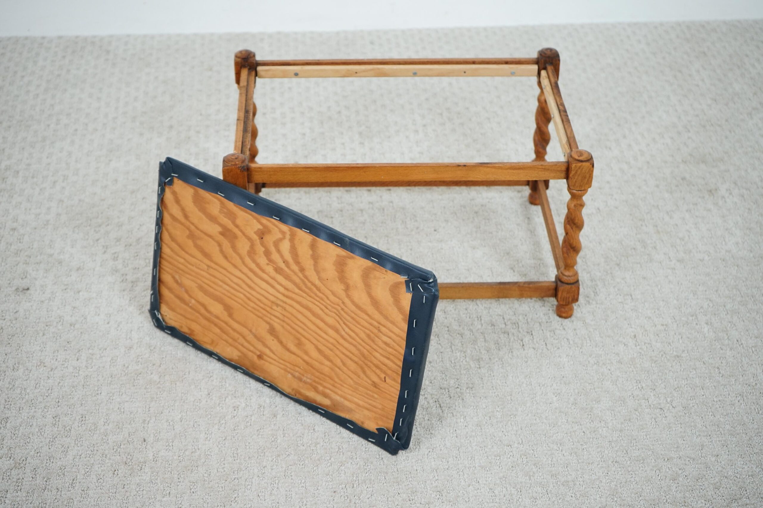 Vintage Oak Barley Twist bench Stool with Navy Vinyl Seat Scotland 1920 F-1637 - Image 6