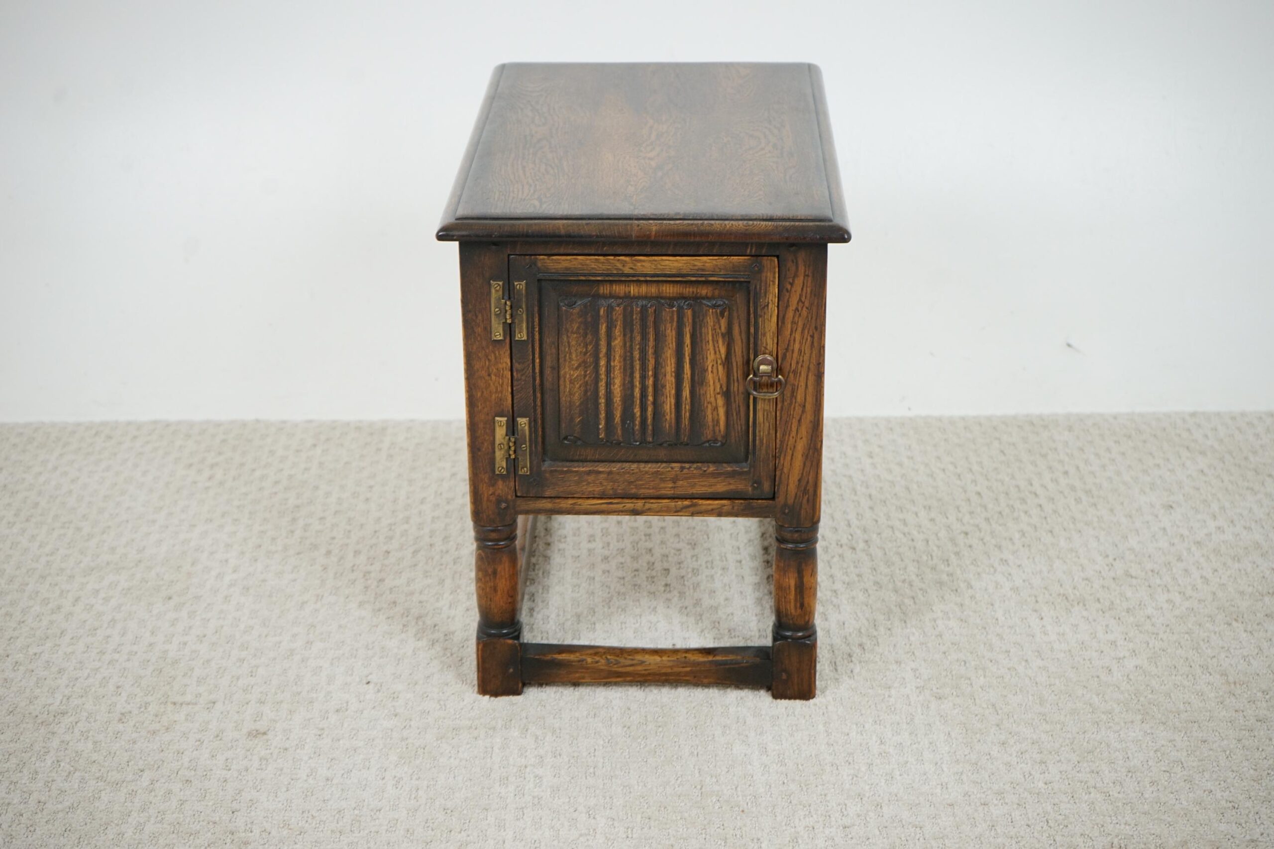 Vintage Solid Oak Linen Fold Cupboard, End Table Vancouver, Canada 1960 F-1652 - Image 2