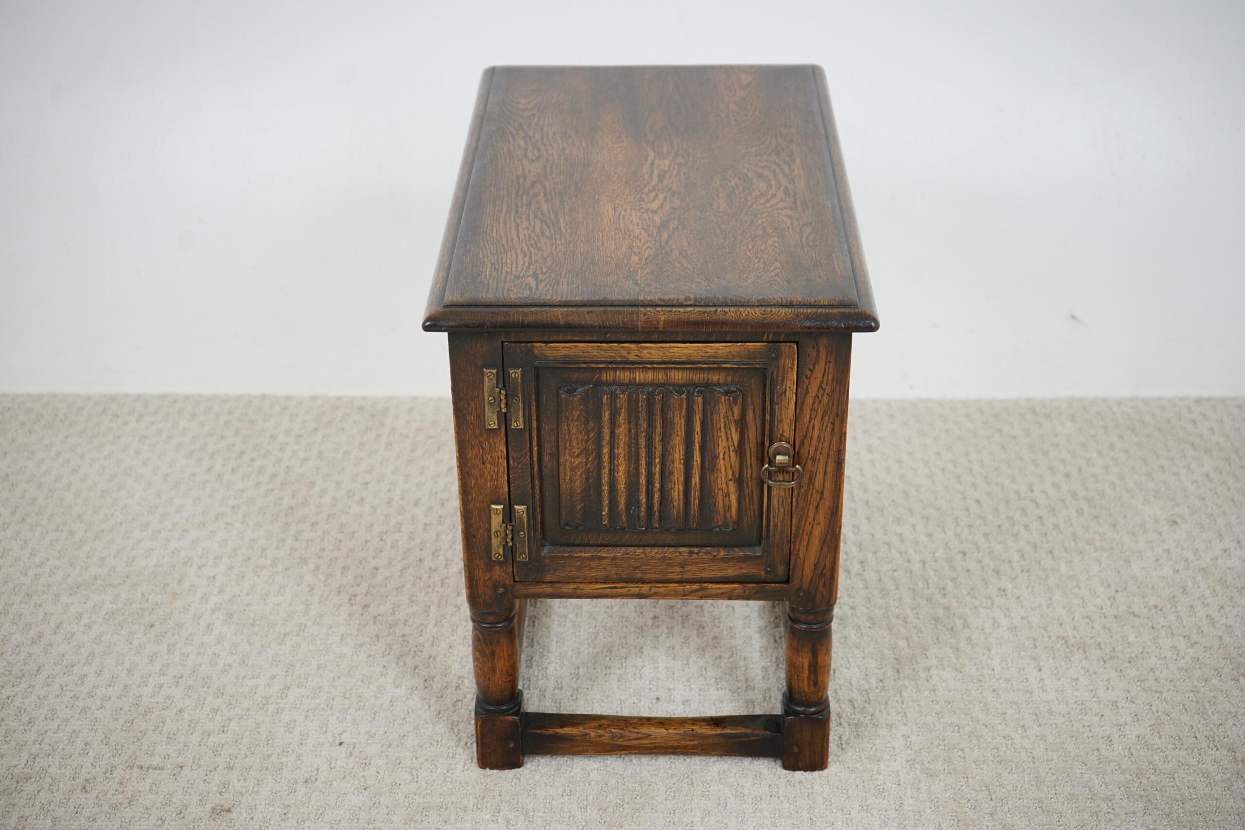 Vintage Solid Oak Linen Fold Cupboard, End Table Vancouver, Canada 1960 F-1652 - Image 3